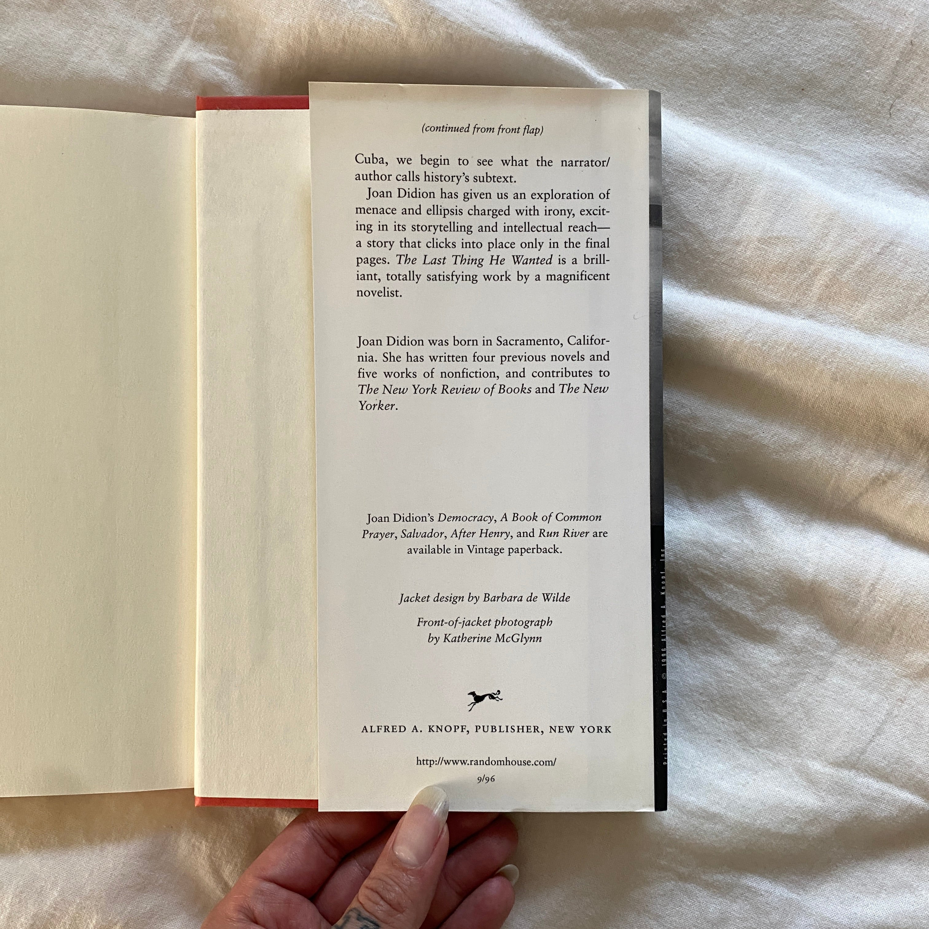 The Last Thing He Wanted by Joan Didion