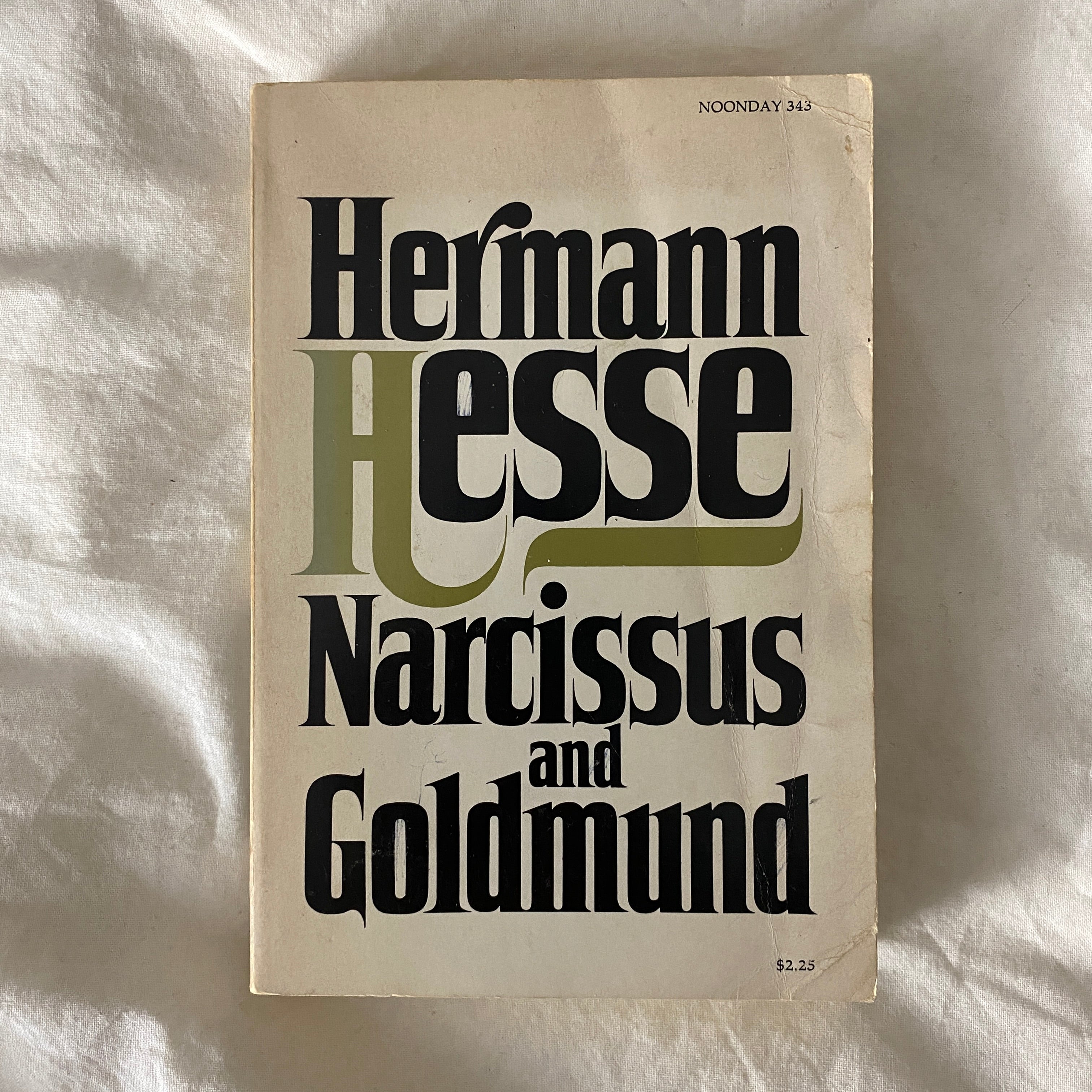 Narcissus and Goldmund by Hermann Hesse